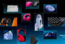 Conjunto de periféricos Logitech Pro X: mouse, teclado y headset sobre una mesa de gaming