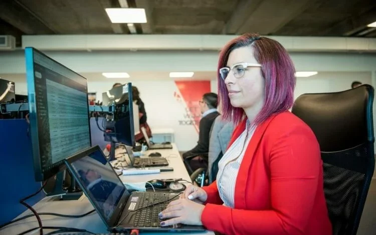 Pantalla con lista de cursos virtuales del programa CBA Me Capacita en Córdoba
