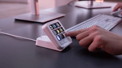 MX Keypad de Logitech sobre escritorio, con teclas programables