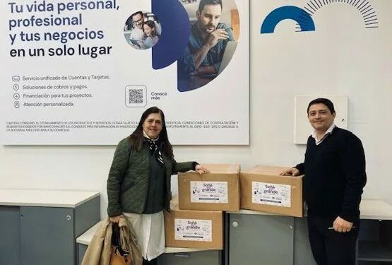 Computadoras reacondicionadas entregadas por Fundación Macro, Equidad y OCASA a organizaciones argentinas