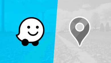 Pantalla de Android Auto mostrando una alerta de radar de Waze mientras se conduce por Córdoba