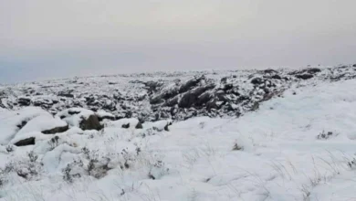 Camino de las Altas Cumbres cubierto de hielo y nieve, ruta 34 cerrada
