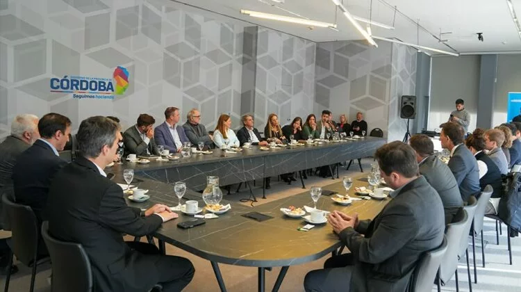 Equipo de peritos médicos oficiales en una sala del Tribunal Superior de Justicia de Córdoba