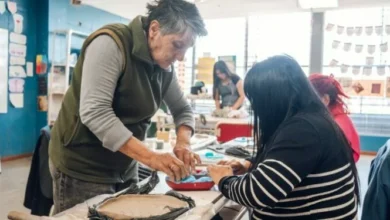 Mujeres trabajando en cerámica en el Parque Educativo Norte de Córdoba
