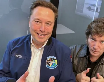 Imagen del satélite Starlink sobre el mapa de Argentina, simbolizando la nueva conexión a escuelas rurales
