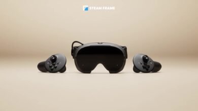 Visor Steam Frame de Valve con mandos y dongle USB, mostrando su diseño compacto y pantallas integradas