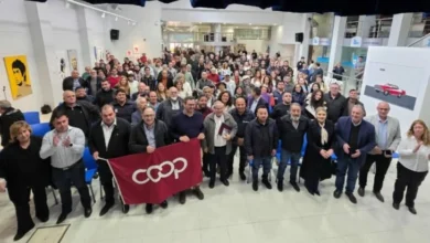 Cardenal Ángel Rossi con dirigentes sindicales y cooperativistas en la sede de la AGEC