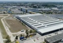 Planta de Stellantis en Ferreyra, Córdoba, con líneas de ensamblaje de pick‑up