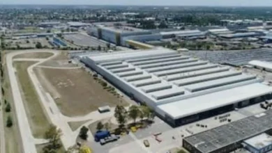 Planta de Stellantis en Ferreyra, Córdoba, con líneas de ensamblaje de pick‑up