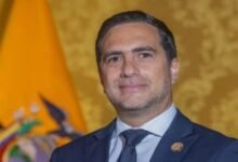 Roberto Kury presentando la nueva política exterior de Ecuador
