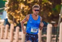 Persona corriendo al aire libre con smartwatch que muestra el VO2 max