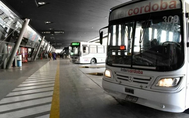 Terminal de autobuses en Córdoba con señal de precios actualizados