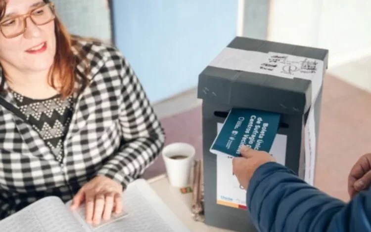 Cartel de convocatoria a elecciones de Centros Vecinales en Córdoba, diciembre 2026