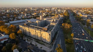 Obra del proyecto MilAires en Villa Devoto, mostrando la segunda herradura en construcción