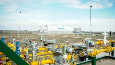 Gobernador Martín Llaryora inspecciona la obra del gasoducto virtual en Chaján