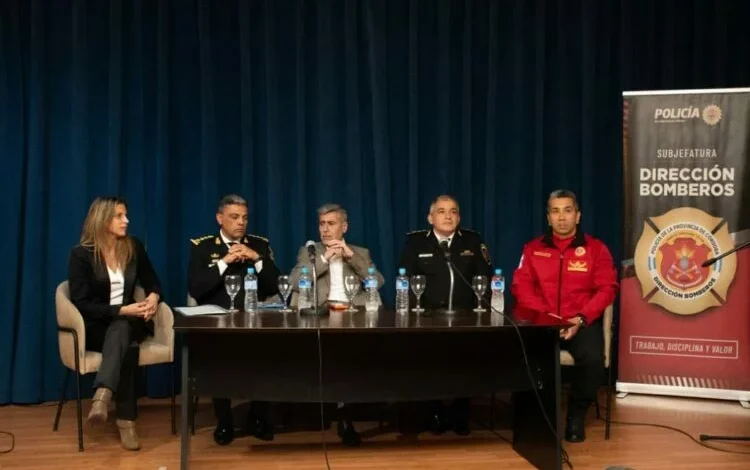 Niños y adolescentes participando en la capacitación del programa Aprender para Proteger en una escuela de Córdoba