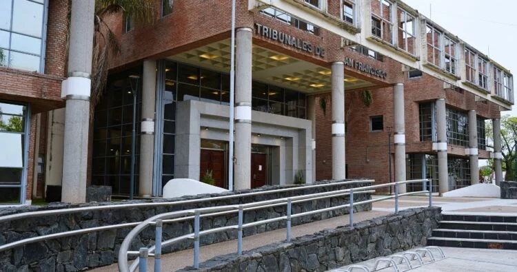 Edificio del juzgado laboral de San Francisco con la señal del nuevo PDA laboral