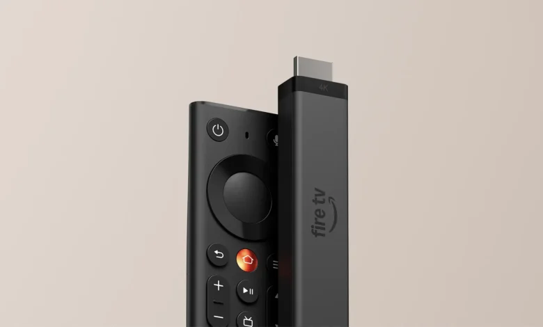 Fire TV Stick 4K 2026 con mando rediseñado y caja de presentación